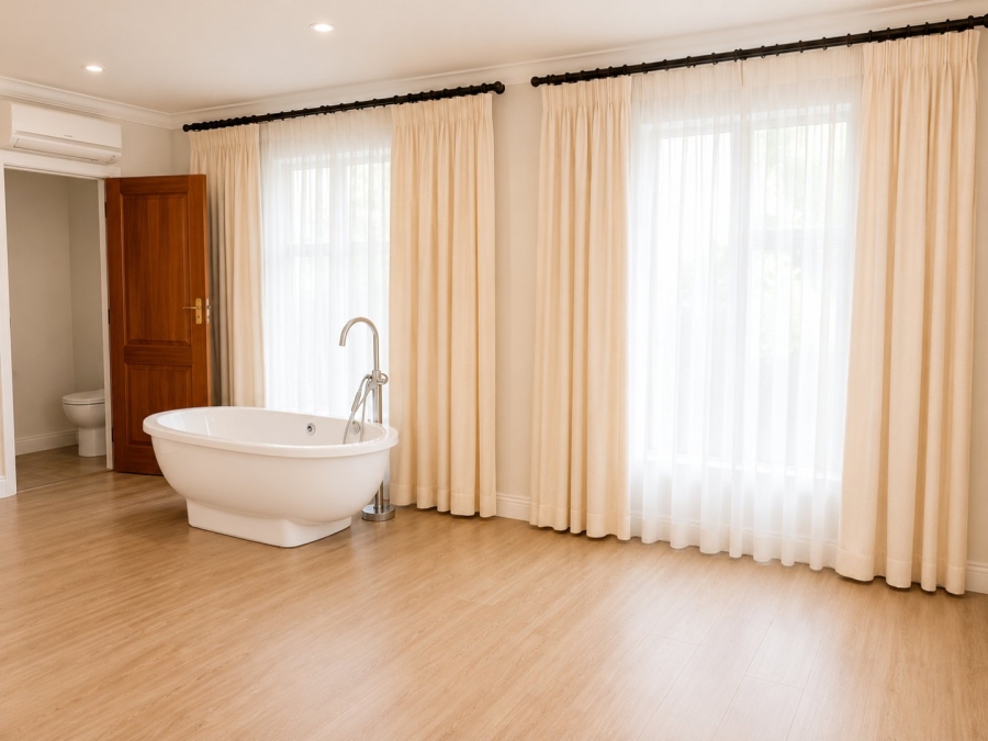 5 Bedroom Property for Sale in Silver Lakes Golf Estate Gauteng