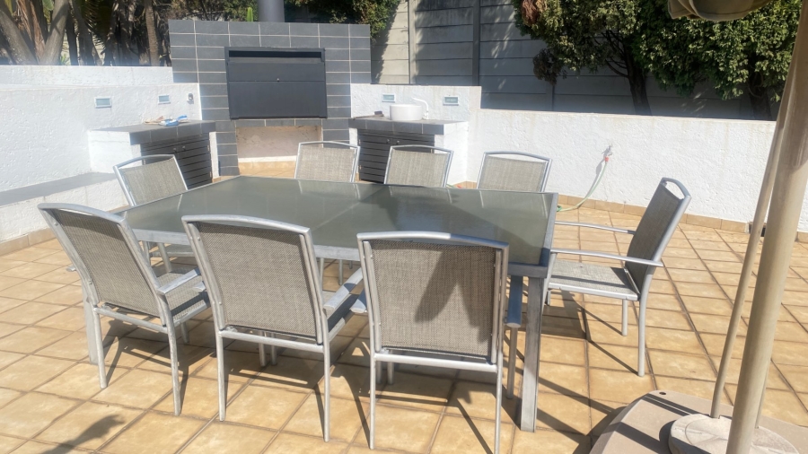 To Let 2 Bedroom Property for Rent in Bryanston Gauteng
