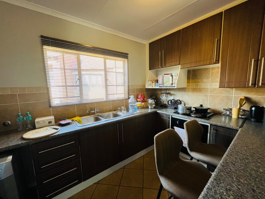 To Let  Bedroom Property for Rent in Mooikloof Ridge Gauteng