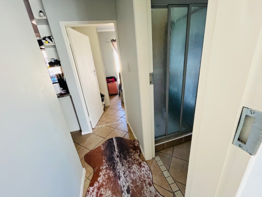 To Let  Bedroom Property for Rent in Mooikloof Ridge Gauteng
