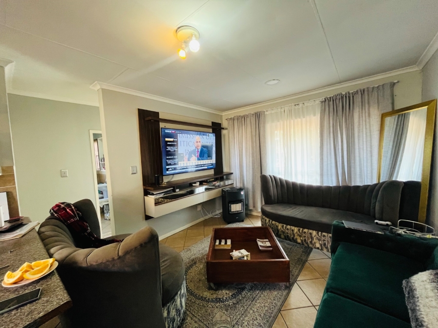 To Let  Bedroom Property for Rent in Mooikloof Ridge Gauteng