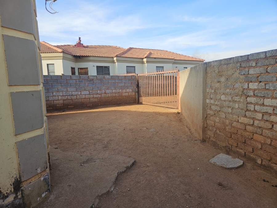 4 Bedroom Property for Sale in Vosloorus Ext 2 Gauteng