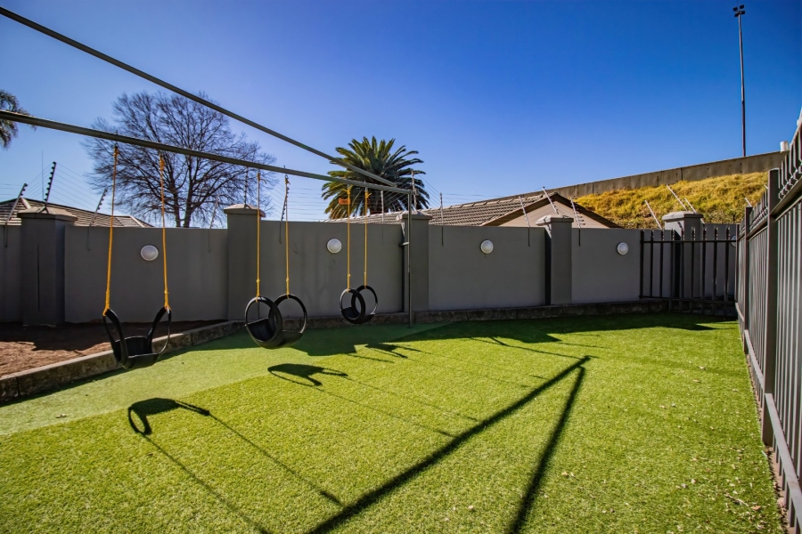 2 Bedroom Property for Sale in Bedfordview Gauteng
