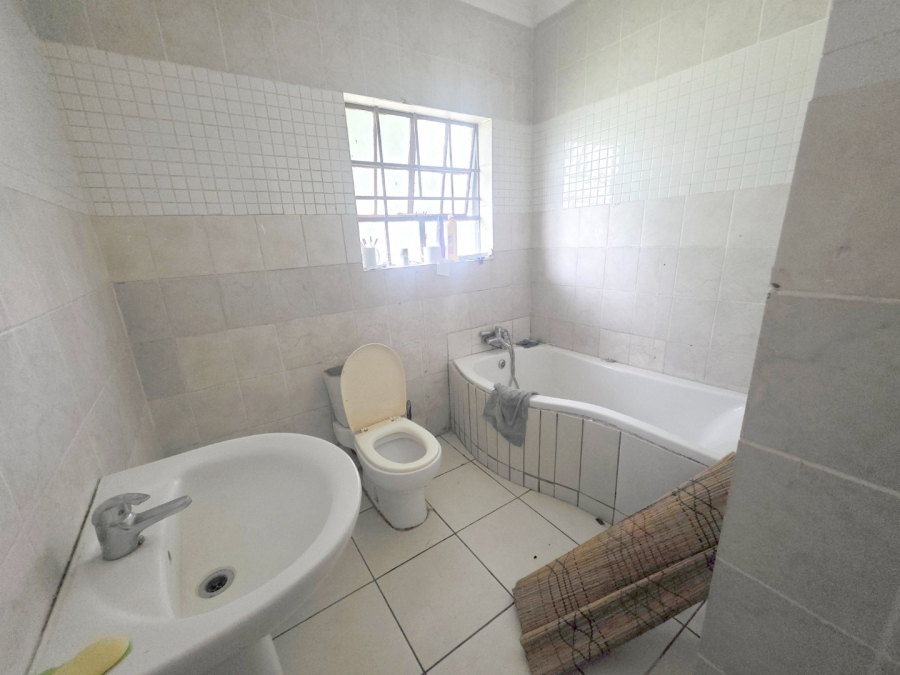10 Bedroom Property for Sale in Birchleigh North Gauteng