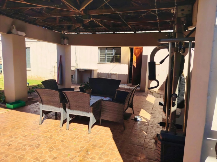 4 Bedroom Property for Sale in Lenasia Ext 5 Gauteng