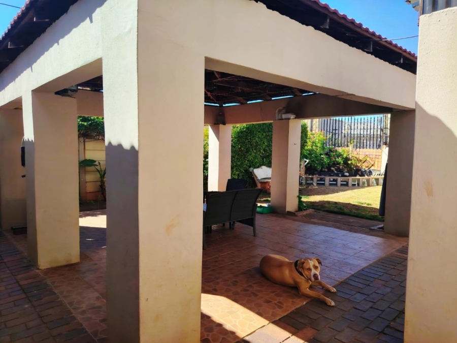 4 Bedroom Property for Sale in Lenasia Ext 5 Gauteng