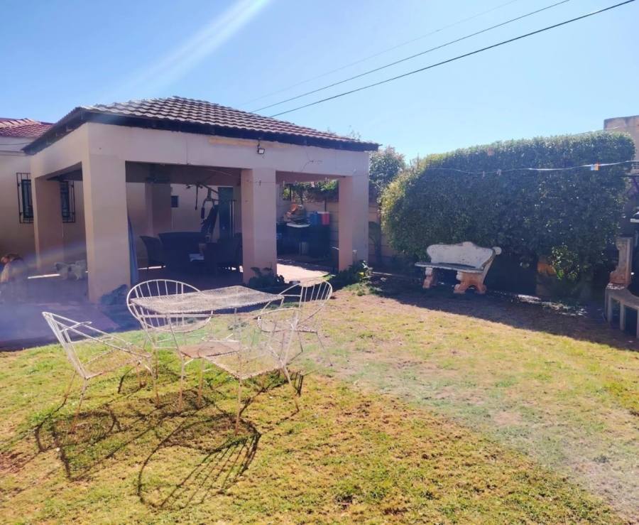 4 Bedroom Property for Sale in Lenasia Ext 5 Gauteng