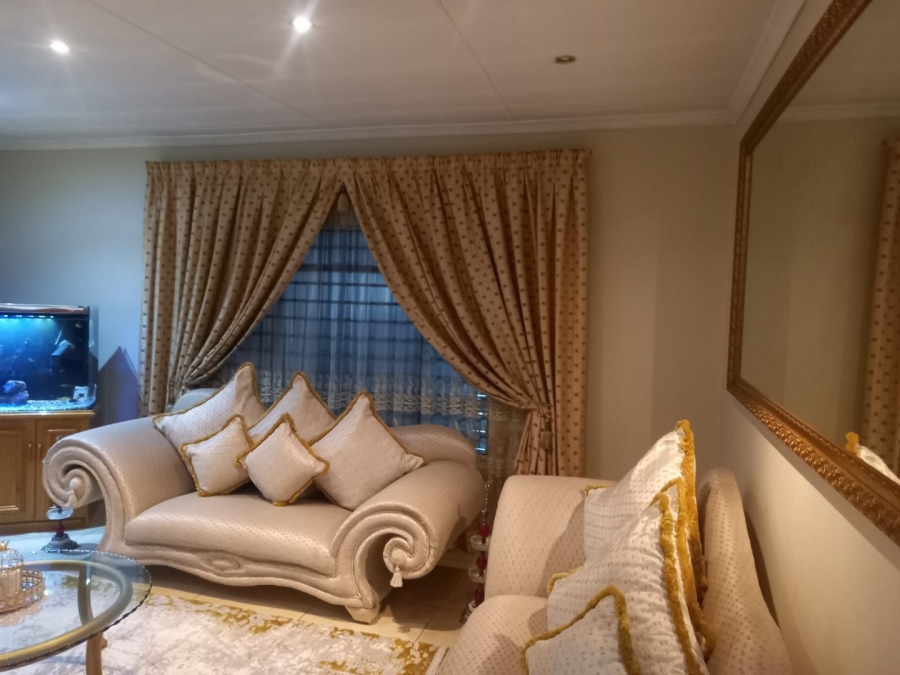 4 Bedroom Property for Sale in Lenasia Ext 5 Gauteng