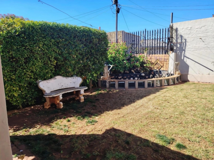 4 Bedroom Property for Sale in Lenasia Ext 5 Gauteng
