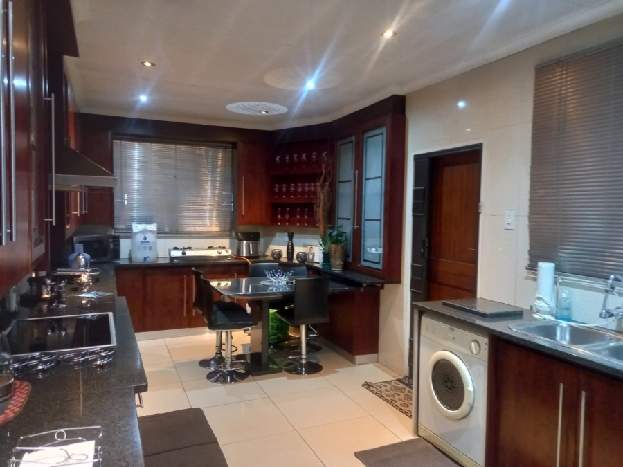 4 Bedroom Property for Sale in Lenasia Ext 5 Gauteng