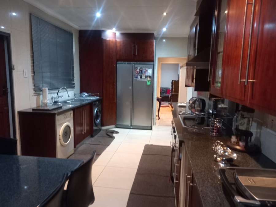 4 Bedroom Property for Sale in Lenasia Ext 5 Gauteng