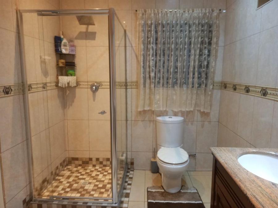 4 Bedroom Property for Sale in Lenasia Ext 5 Gauteng