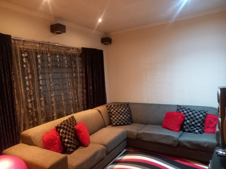 4 Bedroom Property for Sale in Lenasia Ext 5 Gauteng