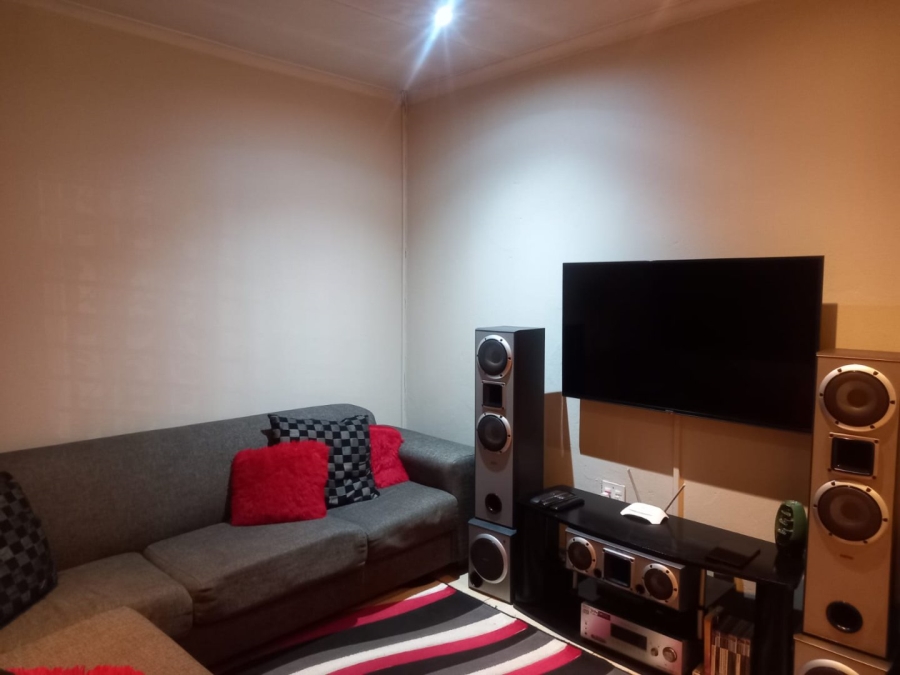 4 Bedroom Property for Sale in Lenasia Ext 5 Gauteng