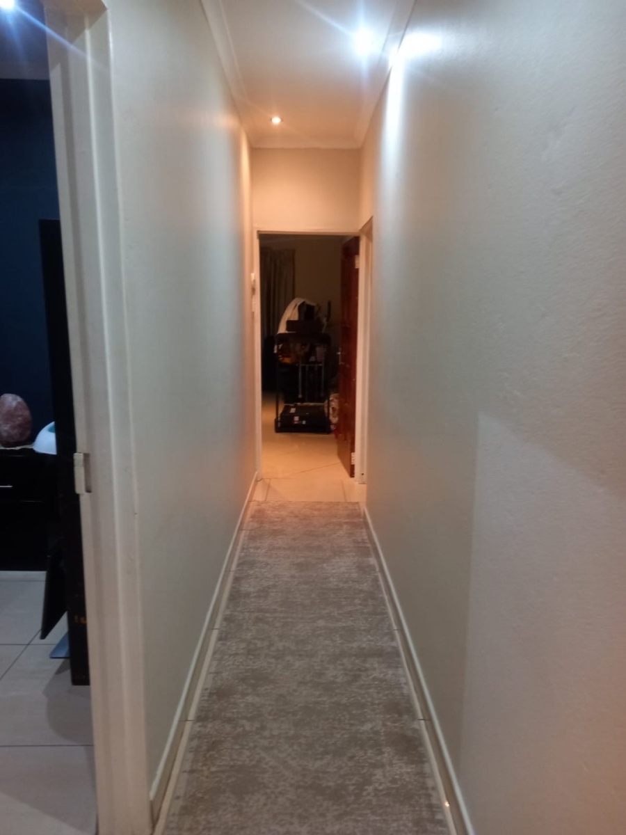 4 Bedroom Property for Sale in Lenasia Ext 5 Gauteng