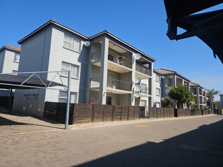  Bedroom Property for Sale in Bardene Gauteng