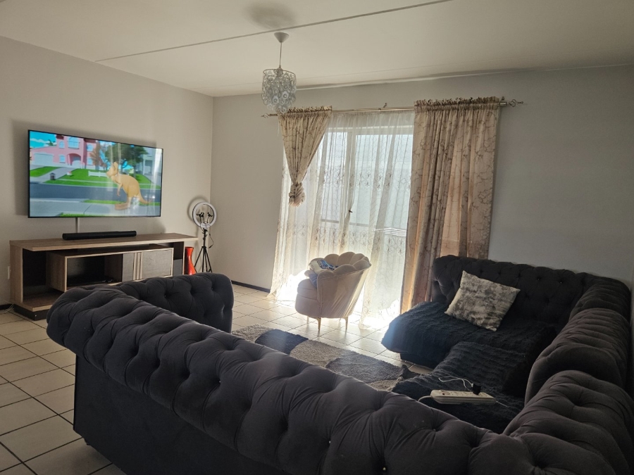  Bedroom Property for Sale in Bardene Gauteng