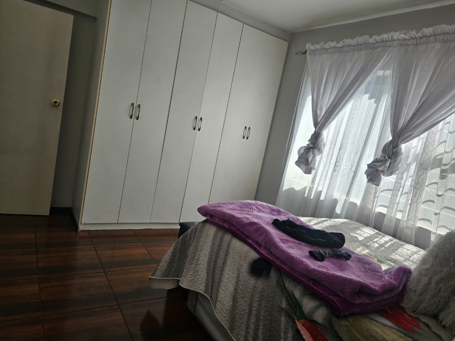  Bedroom Property for Sale in Bardene Gauteng