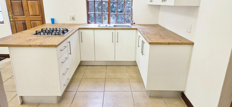1 Bedroom Property for Sale in Fontainebleau Gauteng