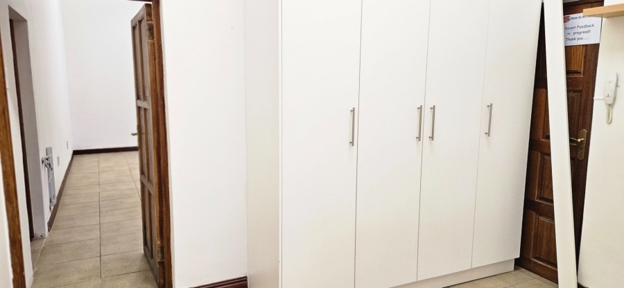 1 Bedroom Property for Sale in Fontainebleau Gauteng