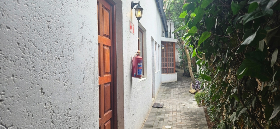 1 Bedroom Property for Sale in Fontainebleau Gauteng