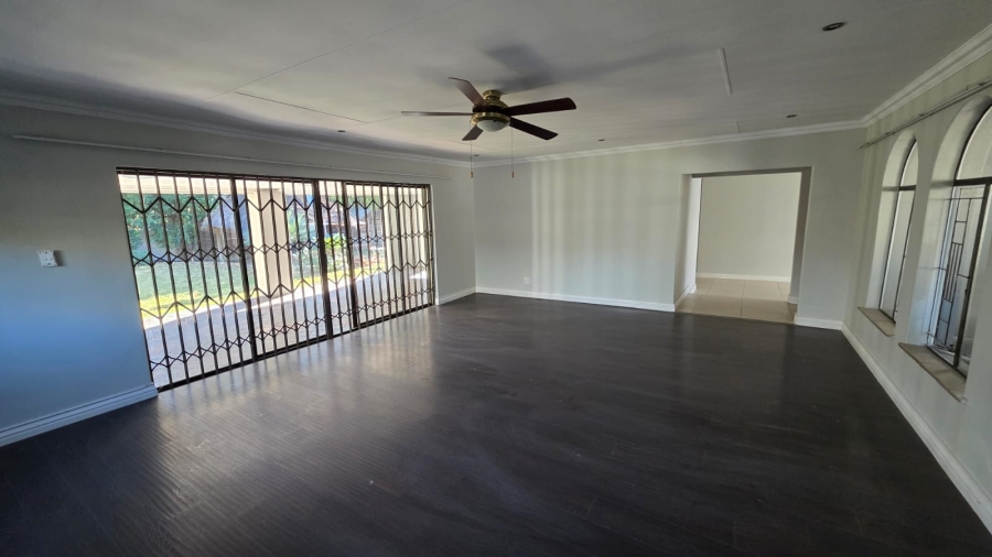 4 Bedroom Property for Sale in Garsfontein Gauteng