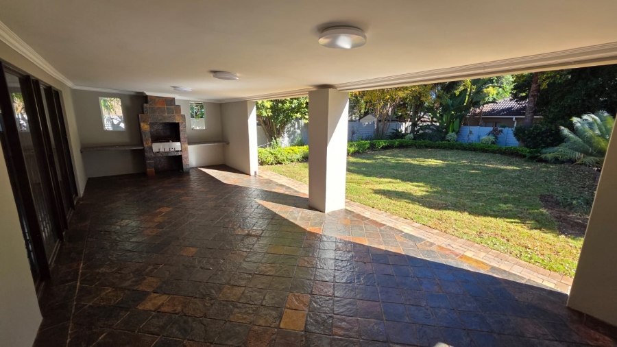 4 Bedroom Property for Sale in Garsfontein Gauteng