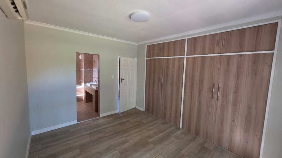 4 Bedroom Property for Sale in Garsfontein Gauteng