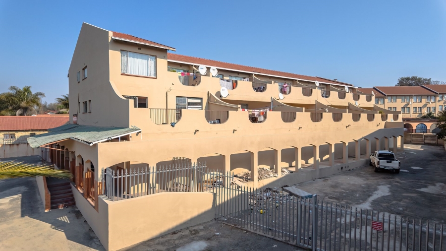 Commercial Property for Sale in Birchleigh Gauteng