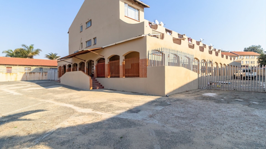 Commercial Property for Sale in Birchleigh Gauteng