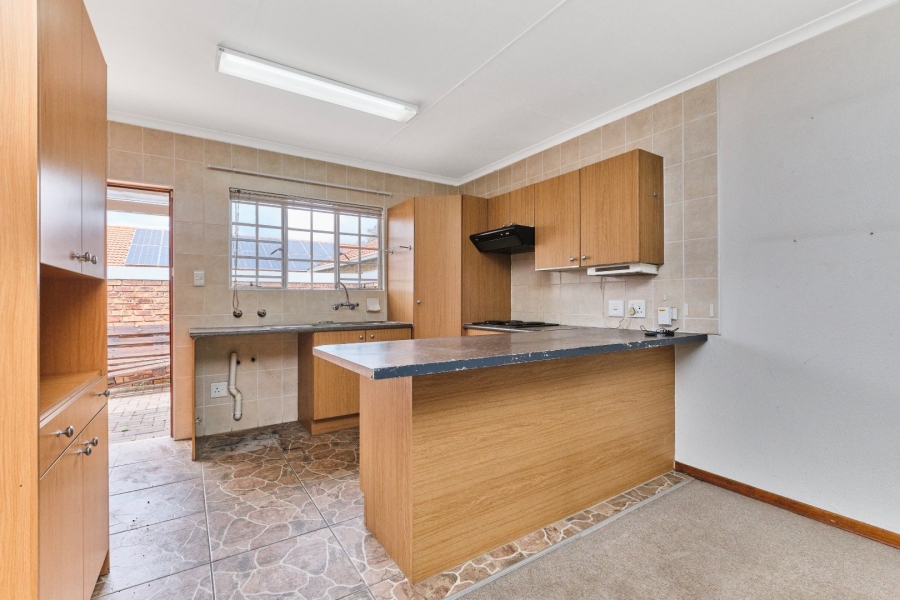 To Let 2 Bedroom Property for Rent in Honeydew Grove Gauteng
