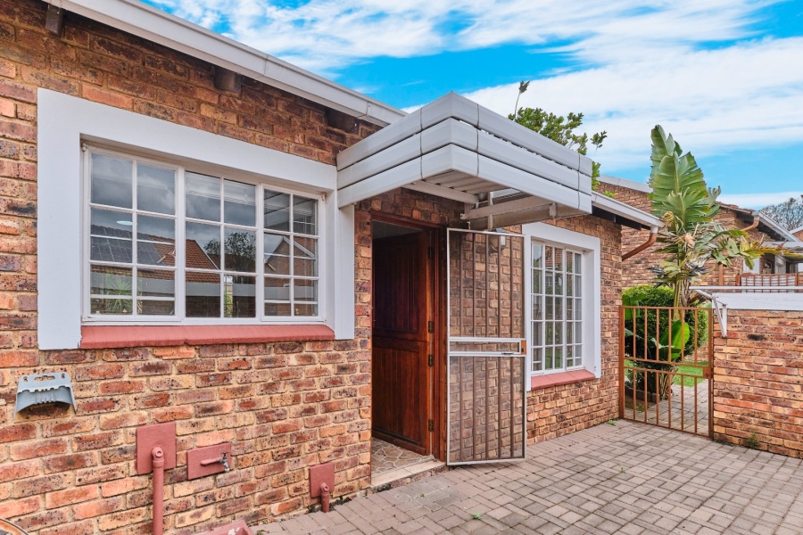 To Let 2 Bedroom Property for Rent in Honeydew Grove Gauteng