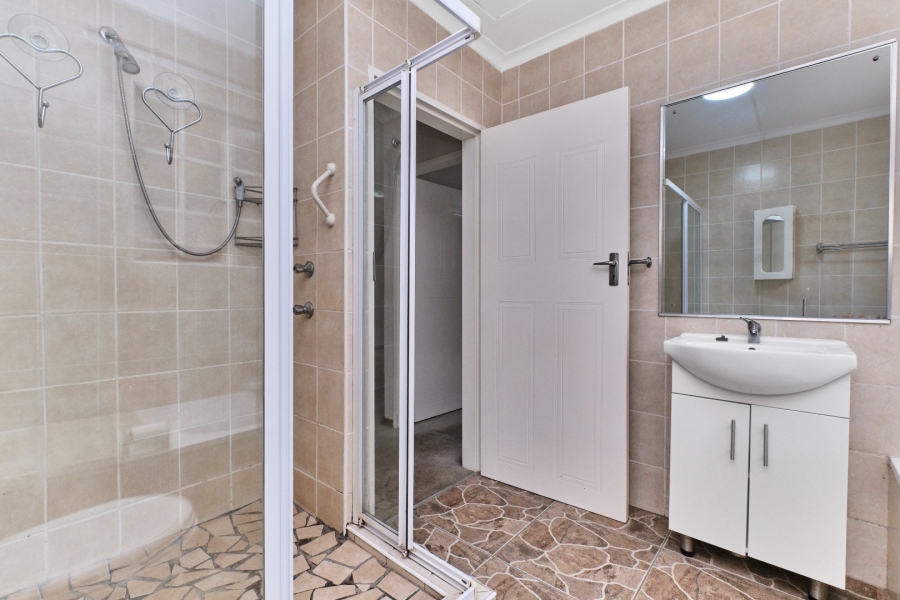 To Let 2 Bedroom Property for Rent in Honeydew Grove Gauteng