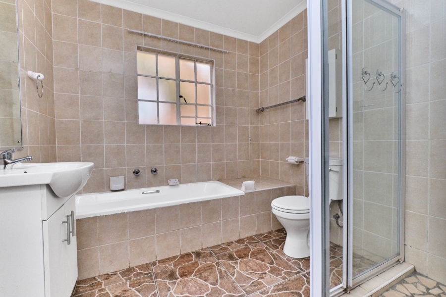 To Let 2 Bedroom Property for Rent in Honeydew Grove Gauteng