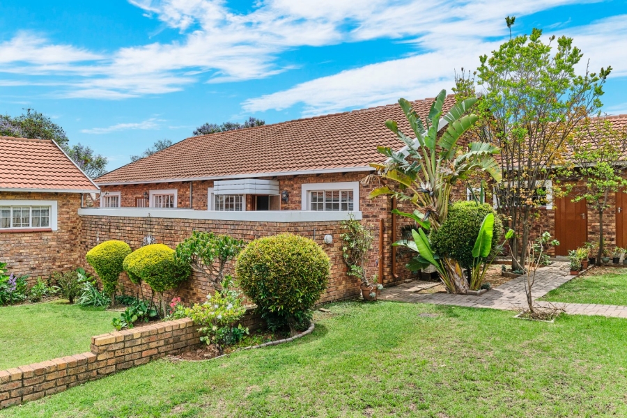 To Let 2 Bedroom Property for Rent in Honeydew Grove Gauteng