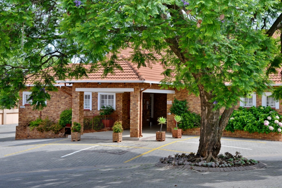 To Let 2 Bedroom Property for Rent in Honeydew Grove Gauteng