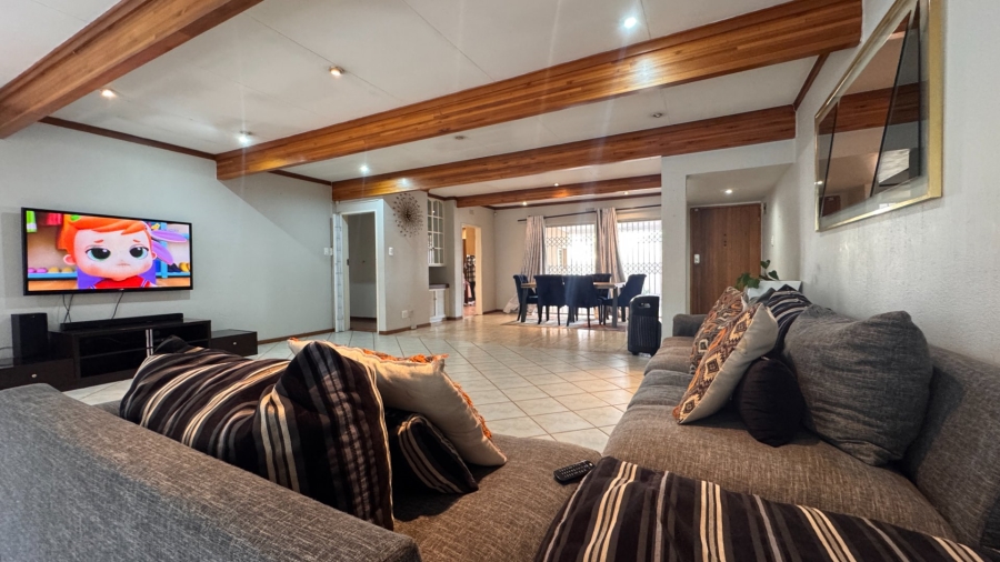 3 Bedroom Property for Sale in Three Rivers Proper Gauteng