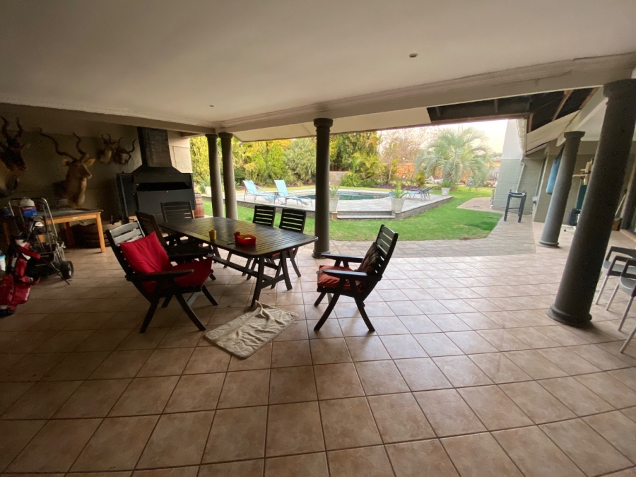 8 Bedroom Property for Sale in Raslouw Gauteng