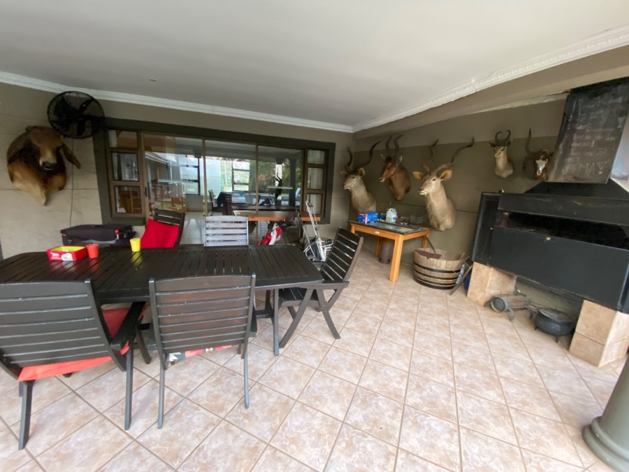 8 Bedroom Property for Sale in Raslouw Gauteng