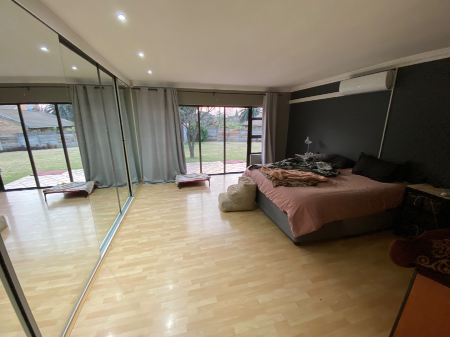 8 Bedroom Property for Sale in Raslouw Gauteng
