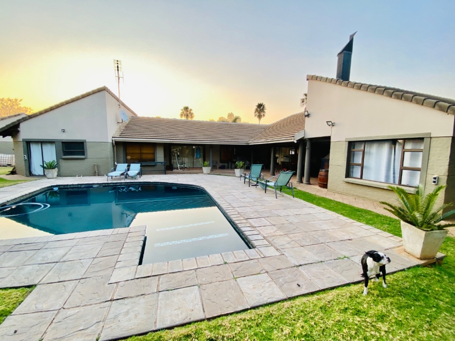 8 Bedroom Property for Sale in Raslouw Gauteng