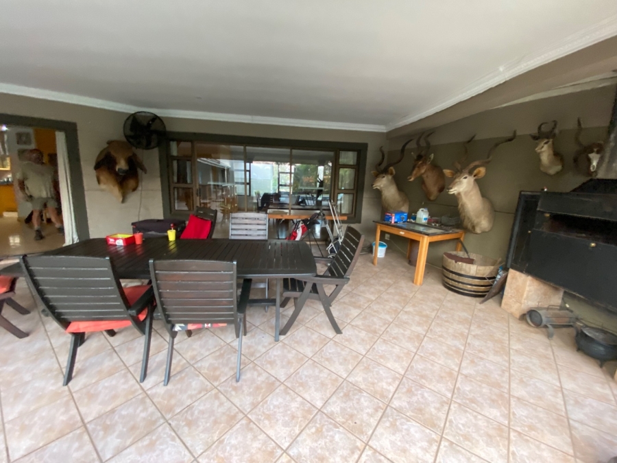 8 Bedroom Property for Sale in Raslouw Gauteng