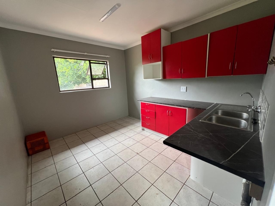 8 Bedroom Property for Sale in Raslouw Gauteng
