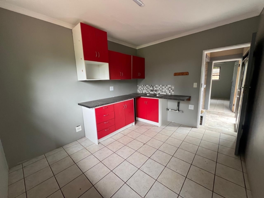 8 Bedroom Property for Sale in Raslouw Gauteng