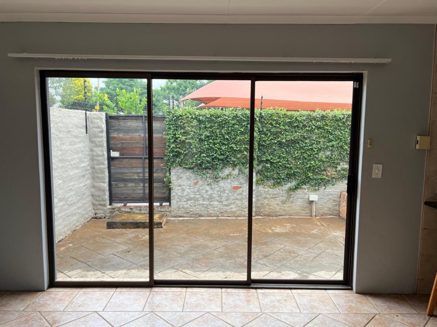 8 Bedroom Property for Sale in Raslouw Gauteng