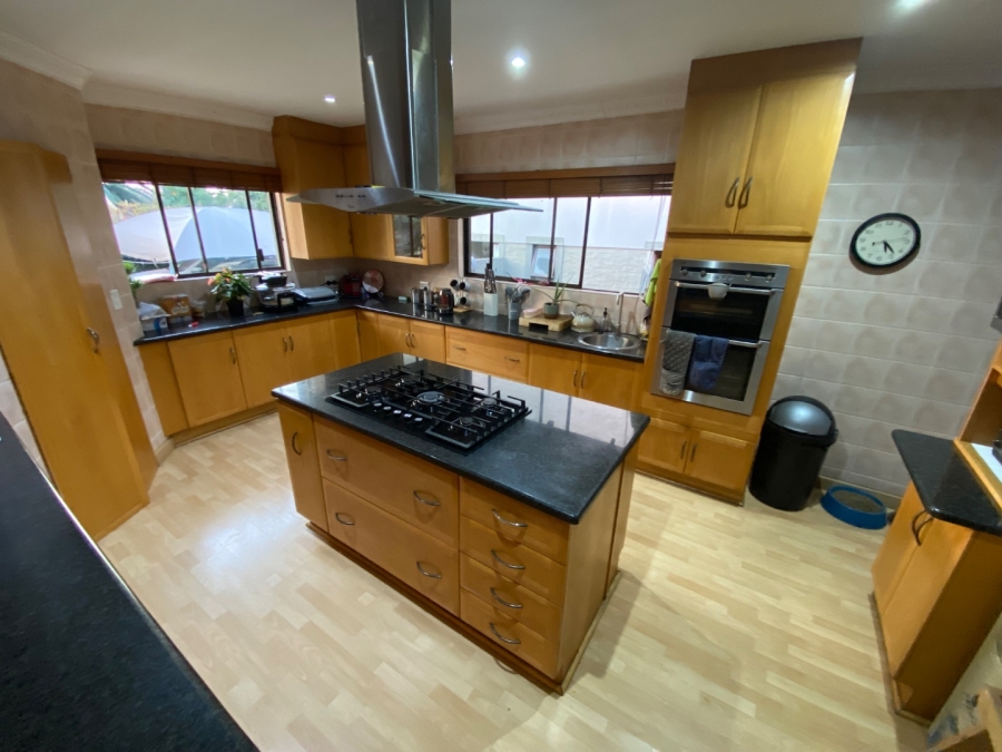 8 Bedroom Property for Sale in Raslouw Gauteng
