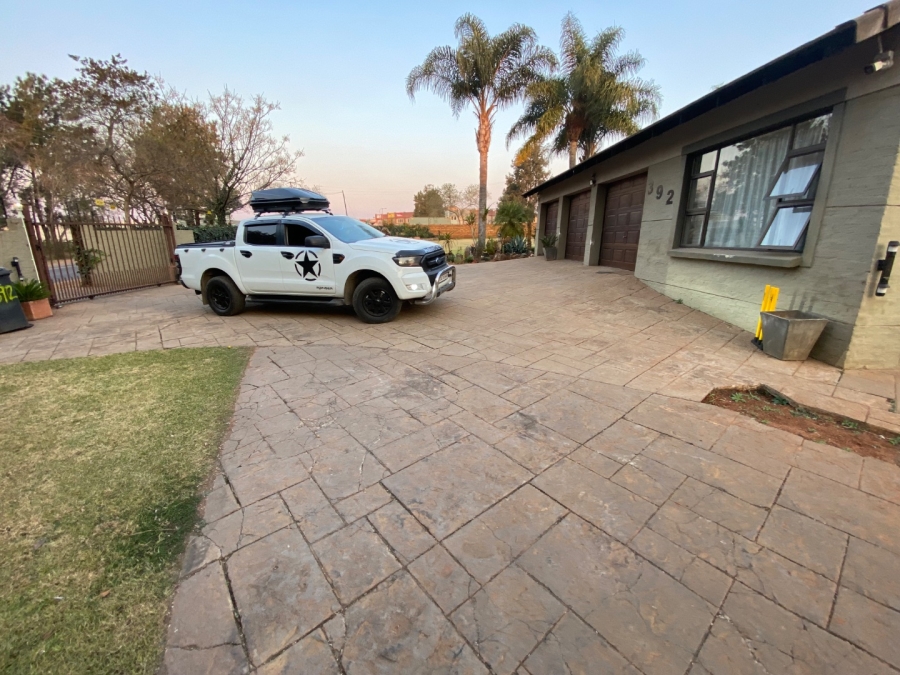 8 Bedroom Property for Sale in Raslouw Gauteng