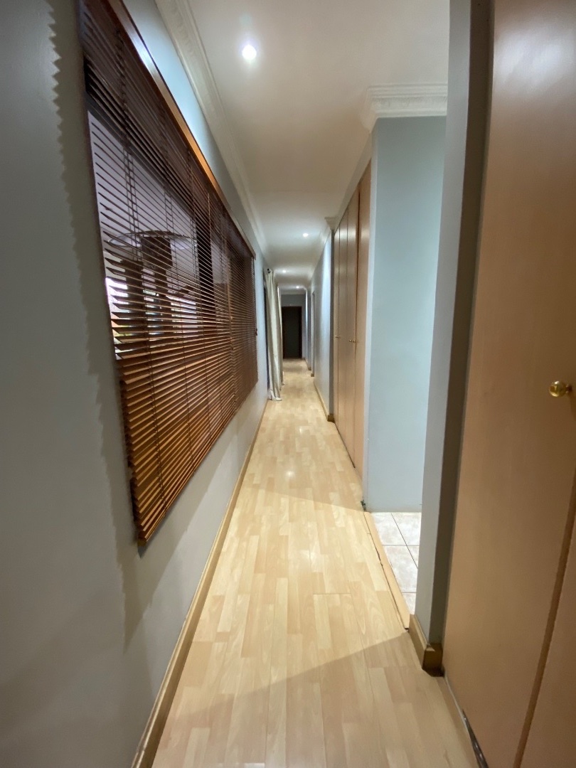 8 Bedroom Property for Sale in Raslouw Gauteng