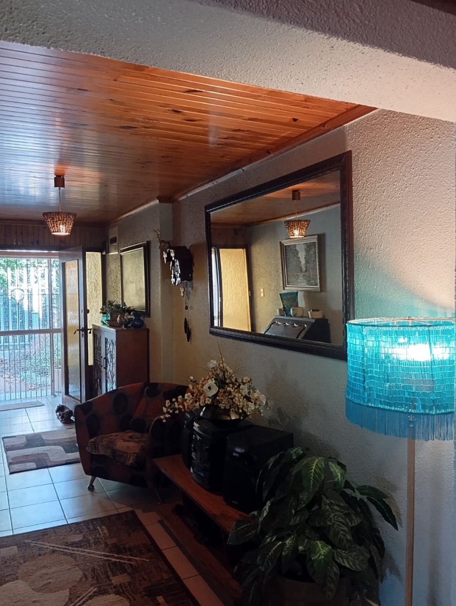 6 Bedroom Property for Sale in Kensington Gauteng