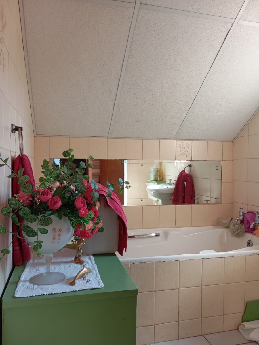 6 Bedroom Property for Sale in Kensington Gauteng
